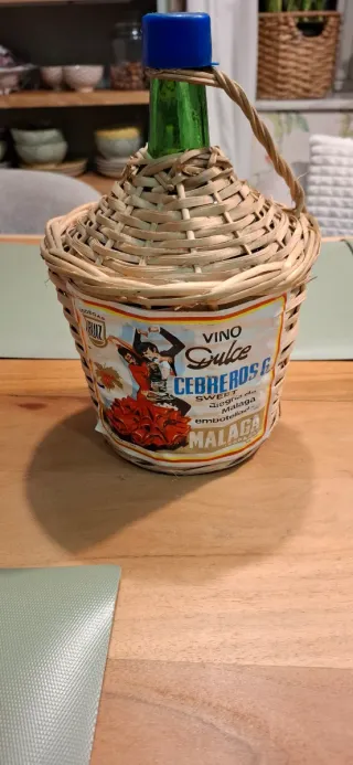 Lote 3 Botellas Vino Antiguo: Pando, Malaga, Porto