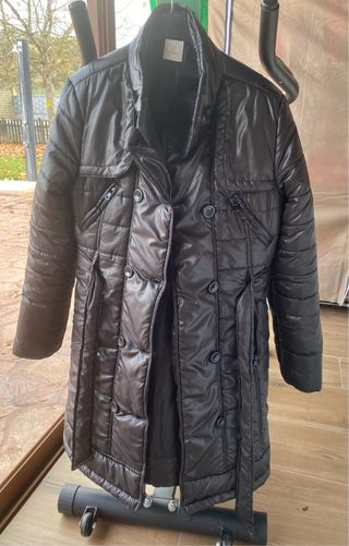 Chaqueta acolchada negra de mujer