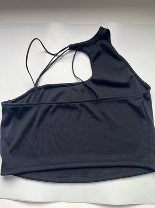 Top asimétrico Bershka negro talla L