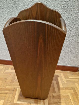 Paragüero de madera 63x28x23 cm.