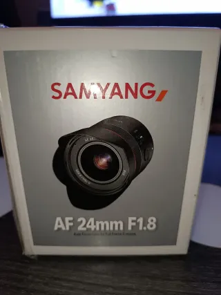 Objetivo Samyang AF 24mm F1.8