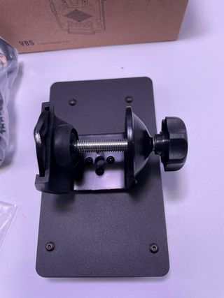 Foco Colbor CL 100M + Batería Moman + V Mount