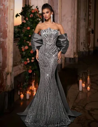 Vestido de fiesta gris con pedrería