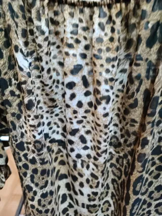 Blusa con estampado de leopardo