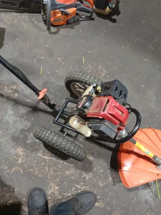 Desbrozadora de ruedas