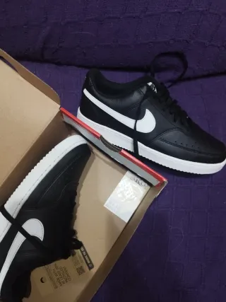 Zapatillas Nike Negras y Blancas
