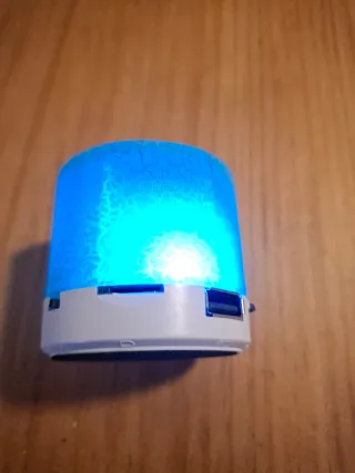 Altavoz Portátil Bluetooth Azul y Blanco