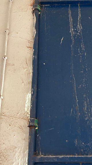Puerta de nave industrial