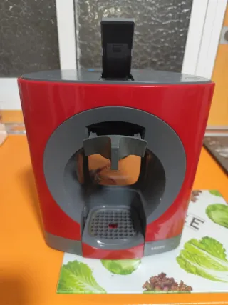 Cafetera Dolce Gusto Roja