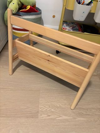 Estantería de madera para libros