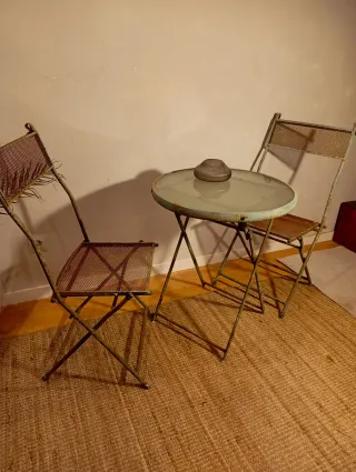 Mesa bistró y 2 sillas plegables vintage