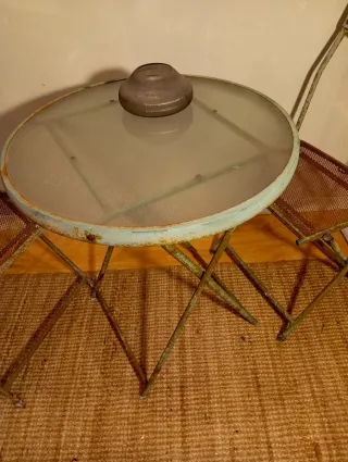 Mesa bistró y 2 sillas plegables vintage