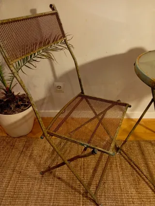 Mesa bistró y 2 sillas plegables vintage