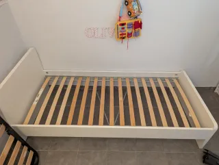 Estructura Cama Ikea SLÄKT Blanca, sin colchón.