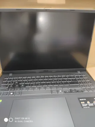 Portátil Asus V16 SMART GAME ON