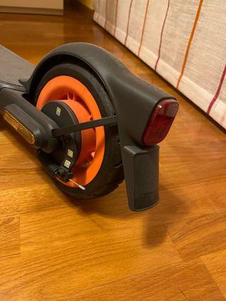 Patinete eléctrico Xiaomi 4 Go. usado solo 2 veces