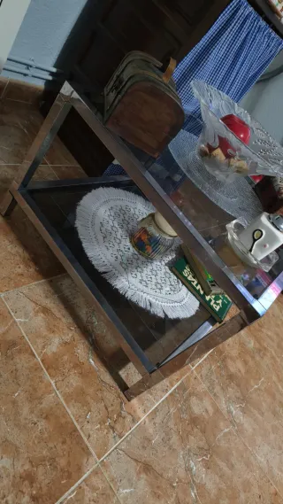 Mesa de centro de cristal y metal