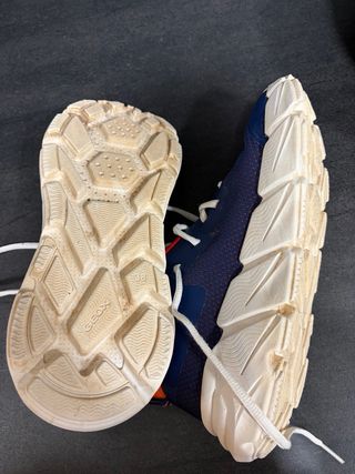 Zapatillas Geox niño azul y rojo