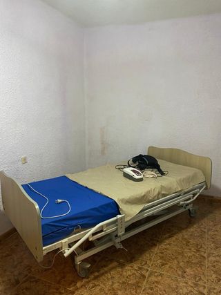 Cama Hospitalaria con Colchón Antiescaras