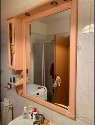 Specchio bagno con luci e sportello