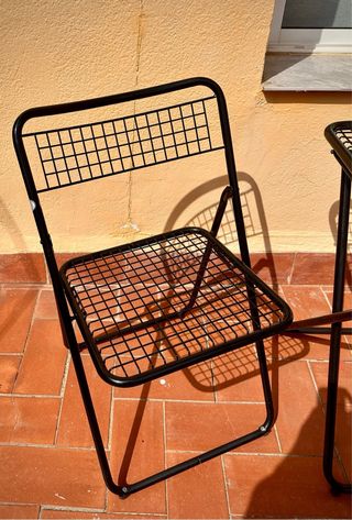 Mesa y 2 Sillas Plegables Federico Giner