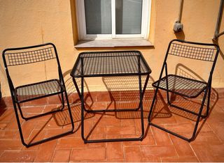 Mesa y 2 Sillas Plegables Federico Giner