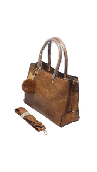 Bolso marrón con asa y correa