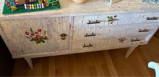 Aparador pintado a mano