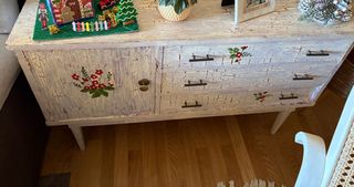 Aparador pintado a mano