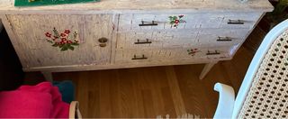 Aparador pintado a mano