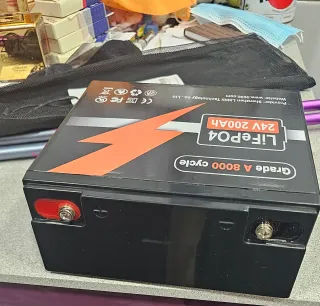 Batería LiFePO4 24V 200Ah Nueva