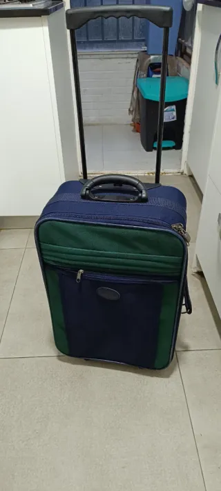 Maleta de viaje 2 ruedas azul y verde