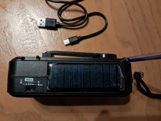 Radio de emergencia portátil con manivela