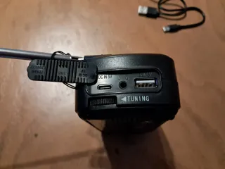 Radio de emergencia portátil con manivela