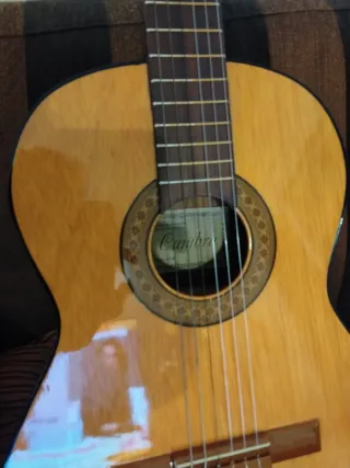 Guitarra Clásica con Funda