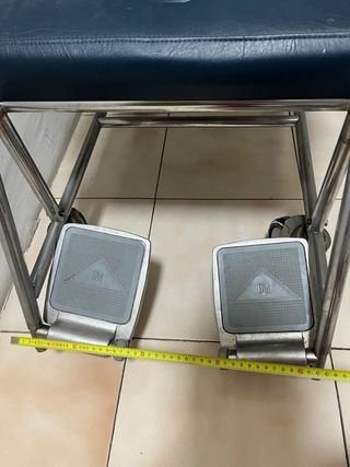silla de ruedas con asiento higiénico