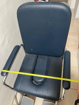 silla de ruedas con asiento higiénico