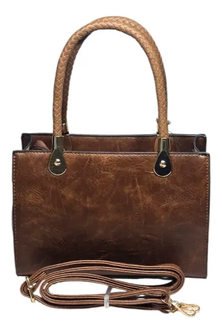 Bolso marrón con asa trenzada y pompón