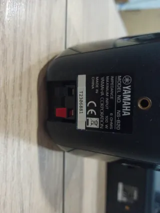 Altavoces Yamaha 100W Negros