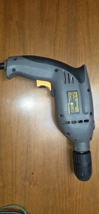 Taladradora Carrefour 230W