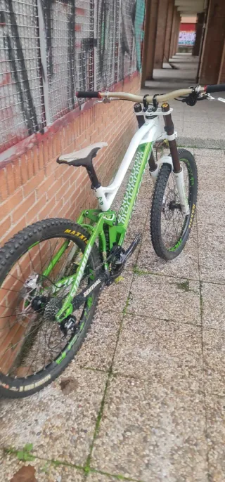 Mondraker Summum Descenso