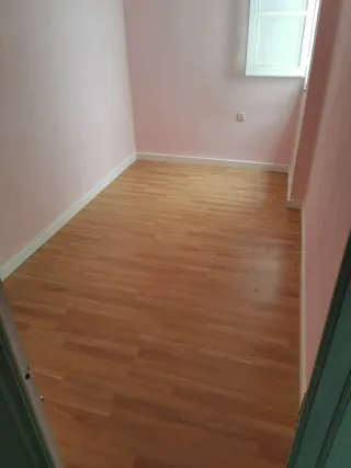 Suelos Parquet y Azulejos