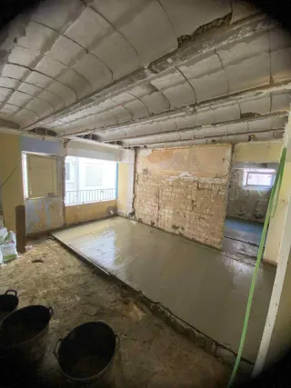 Suelos Parquet y Azulejos