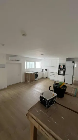 Suelos Parquet y Azulejos