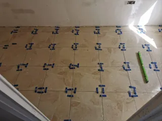 Suelos Parquet y Azulejos