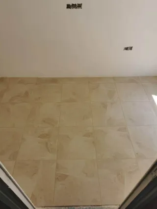 Suelos Parquet y Azulejos