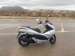 Cambio moto Honda PCX 125 por coche NEGOCIABLE