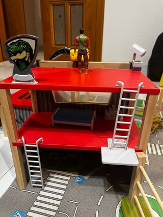 Parque de dinosaurios de madera