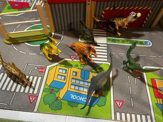 Parque de dinosaurios de madera