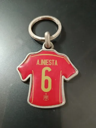 Llavero camiseta Iniesta nº 6